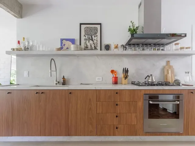 Imagem 13: Apartamento com Dois Quartos (Reformado) no Ahú