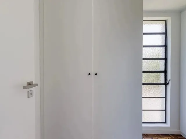 Imagem 2: Apartamento com Dois Quartos (Reformado) no Ahú