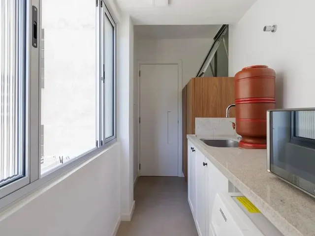 Imagem 5: Apartamento com Dois Quartos (Reformado) no Ahú