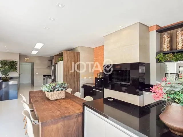 Imagem 8: Casa com 4 Quartos Sendo 3 Suítes e Piscina Casa com 4 Quartos Sendo 3 Suítes e Piscina