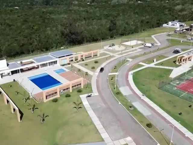 Imagem 1: Terreno a Venda em Condominio Fechado
