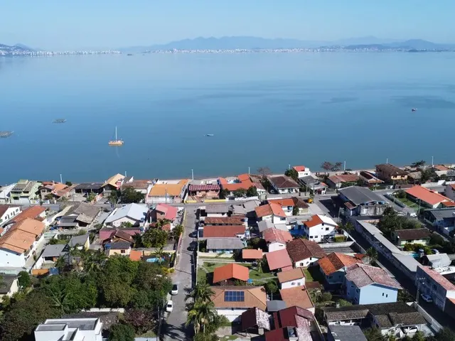Imagem 11: Amplo Terreno a Venda no Sambaqui com 720M² e Matrícula