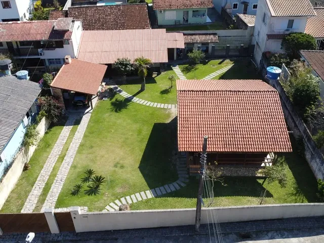 Imagem 5: Amplo Terreno a Venda no Sambaqui com 720M² e Matrícula