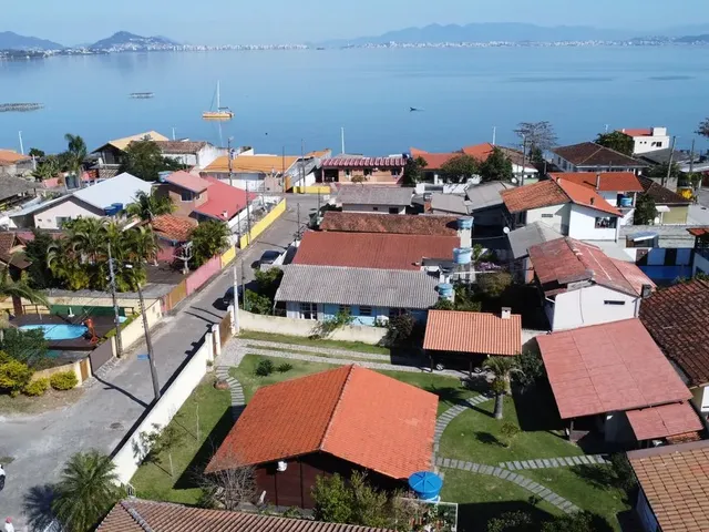 Imagem 13: Amplo Terreno a Venda no Sambaqui com 720M² e Matrícula
