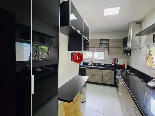 Imagem 4: Villa de Sevilha | 3 Suítes, Climatizada, com Armários, Edícula