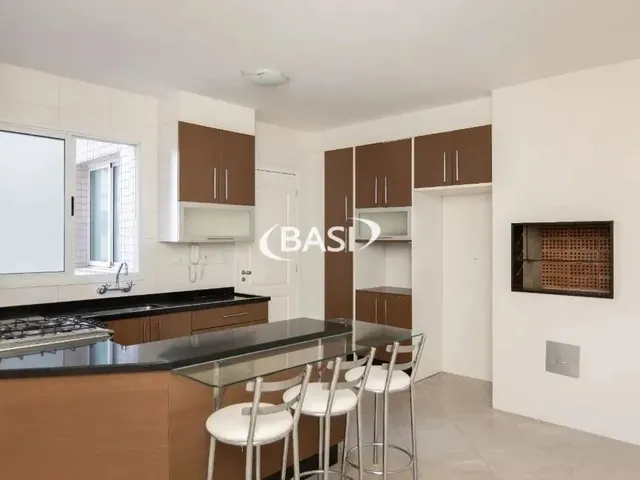 Imagem 8: Amplo Apartamento , com 03 Dormitórios, Churrasqueira À Carvão e Duas Vagas