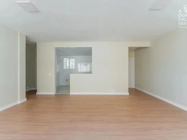 Imagem 1: Apartamento no Edifício santa Terezinha, 03 Quartos, 01 Vaga, Água Verde, Curitiba