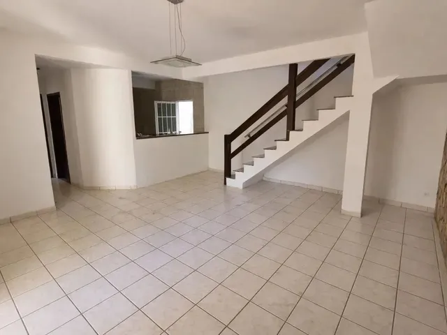 Imagem 12: Casa em Itapuã 4 Quartos, Terraço Livre (120 M²), Varandão, Área de Serviço