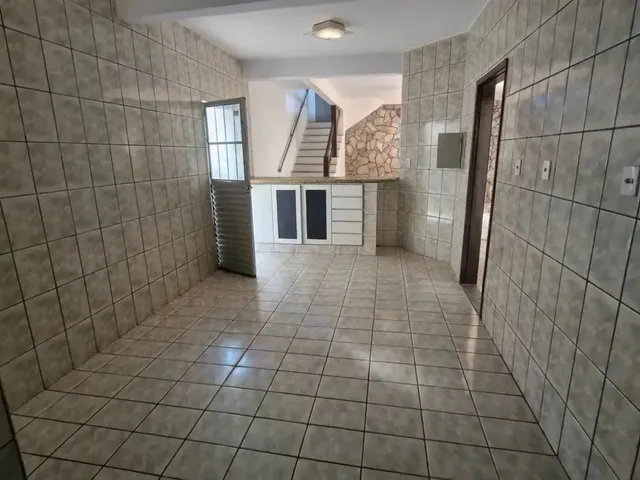 Imagem 3: Casa em Itapuã 4 Quartos, Terraço Livre (120 M²), Varandão, Área de Serviço