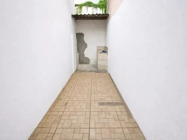 Imagem 2: Casa em Itapuã 4 Quartos, Terraço Livre (120 M²), Varandão, Área de Serviço