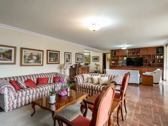 Imagem: Apartamento 3 Dormitórios no Mercês!