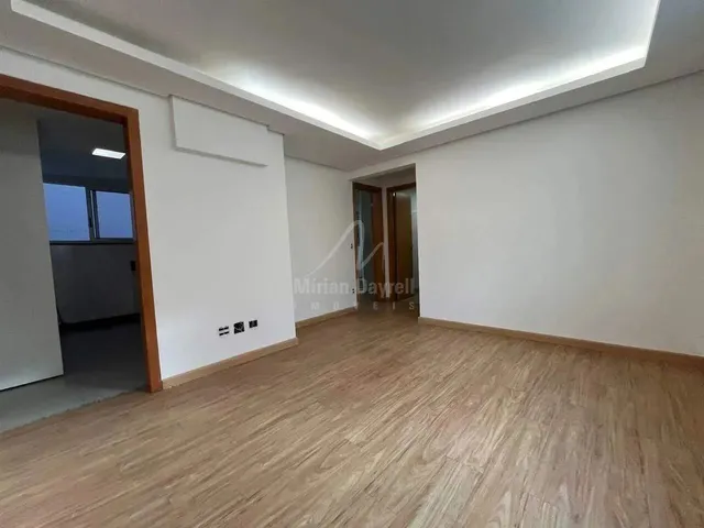 Imagem 2: 61489) À Venda - Apartamento com 2 Quartos, 1 Vaga, no Funcionários