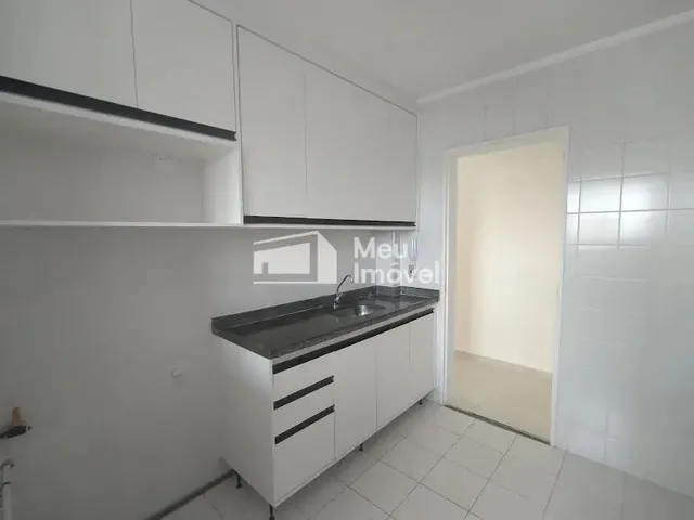 Imagem: O apartamento possui 3 Dormitórios, 1 Suíte, 2 Banheiros,
