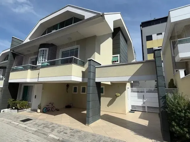 Imagem 7: Sobrado Triplex Mobiliado com 3 Suítes e Área Gourmet Maior do Condomínio