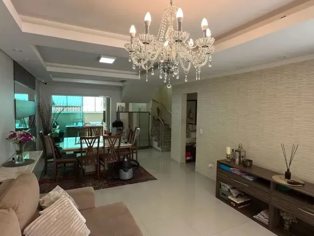 Imagem 4: Sobrado Triplex Mobiliado com 3 Suítes e Área Gourmet Maior do Condomínio