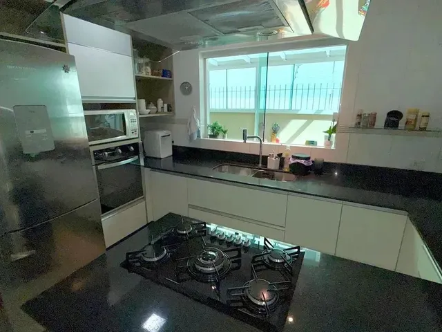 Imagem 16: Sobrado Triplex Mobiliado com 3 Suítes e Área Gourmet Maior do Condomínio