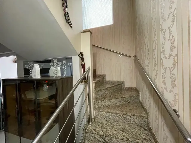 Imagem 6: Sobrado Triplex Mobiliado com 3 Suítes e Área Gourmet Maior do Condomínio