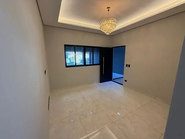 Imagem: A casa possui 2 Dormitórios, 1 Suíte, 3 Banheiros, 2