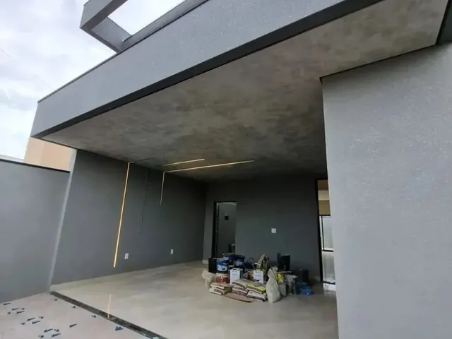Imagem: A casa possui 3 Dormitórios, 1 Suíte, 3 Banheiros, 2
