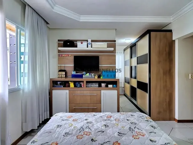 Imagem 2: Apartamento com 3 Quartos, 3 Vagas e Sacada com Churrasqueira no Centro