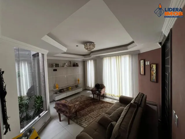 Imagem: Casa Residencial para Venda em Rua Pública