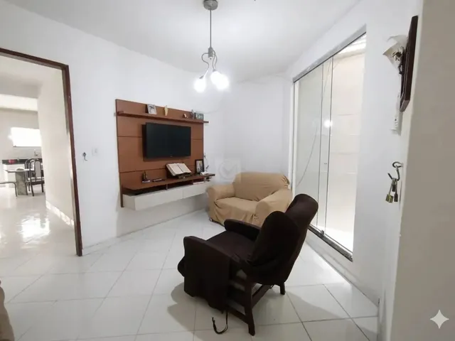 Imagem: Casa Ampla de 5 Quartos À Venda no Centro