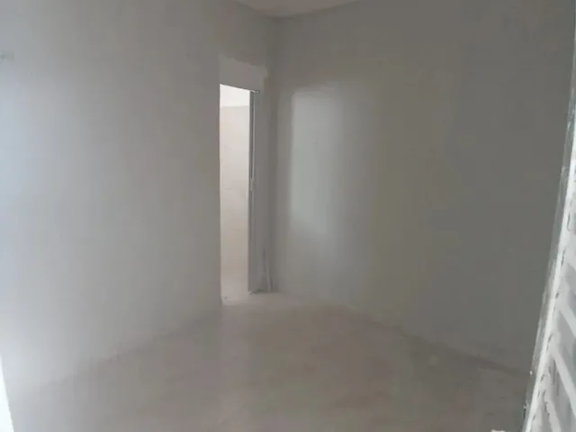 Imagem: A kitnet possui 1 Dormitório, 1 Banheiro, 1 Vaga na