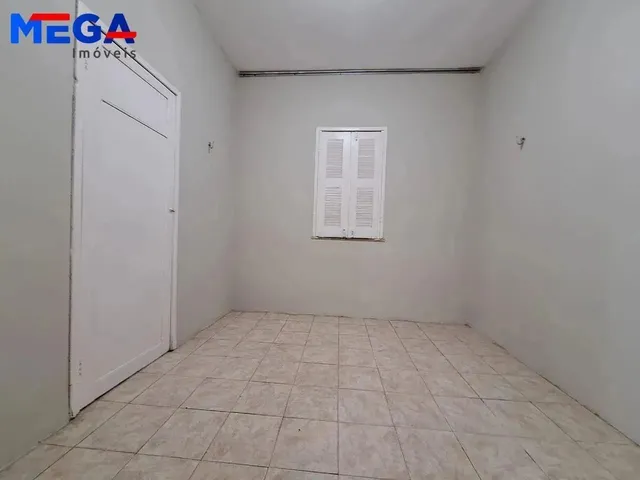 Imagem 2: Casa com 3 Quartos no Bairro Parque Araxá - Fortaleza, Ce