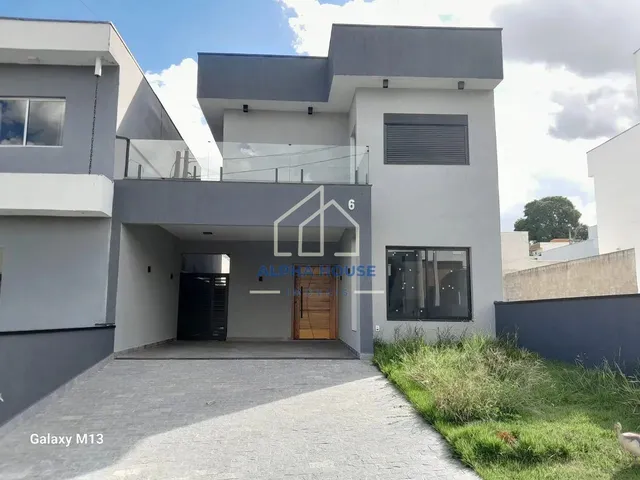 Imagem: A casa possui 4 Dormitórios, 2 Suítes, 3 Banheiros, 3