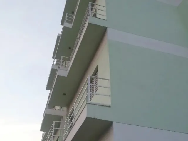 Imagem: O apartamento possui 2 Dormitórios, 1 Banheiro, 1 Vaga na