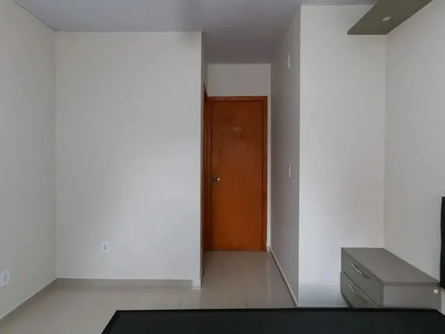 Imagem 12: Casa com 2 Quartos para Alugar no Bairro Olaria com 65M²