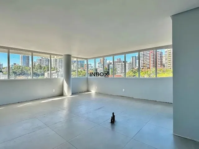 Imagem 2: Inbox Cia Imobiliária Vende- Apartamento de Três Quartos com Suíte no Centro