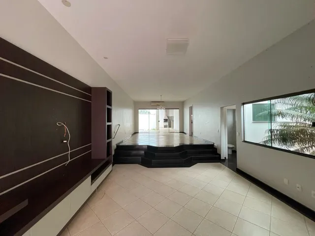 Imagem: Casa 4 Quartos - 208 Norte