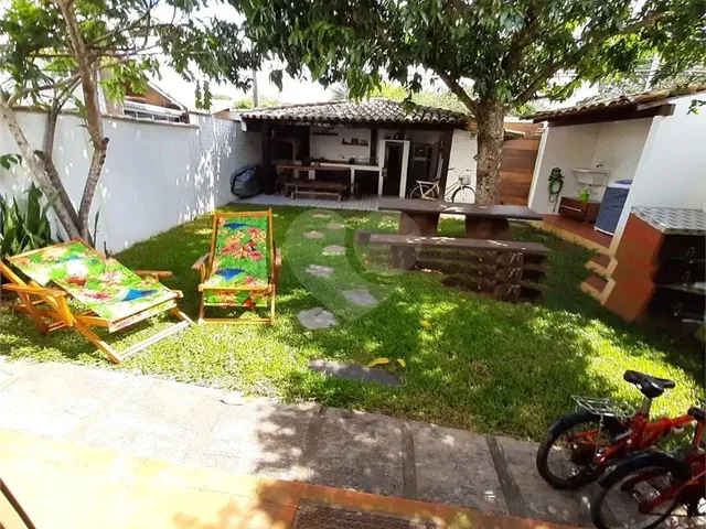 Imagem: Condomínio com 3 Quartos À Venda em Manguinhos