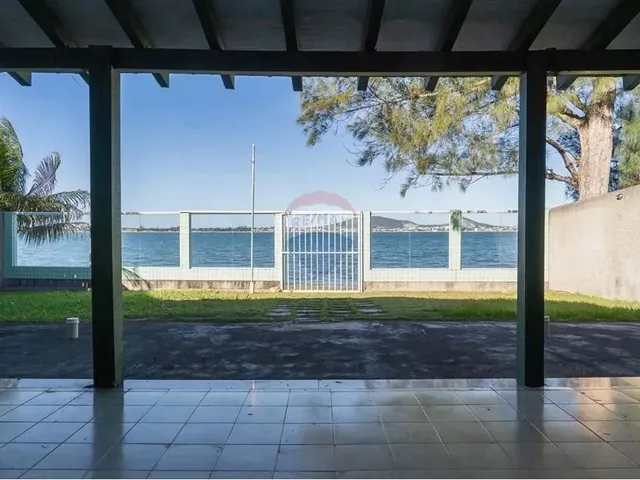 Imagem: Casa Pé na Areia em São Pedro da Aldeia