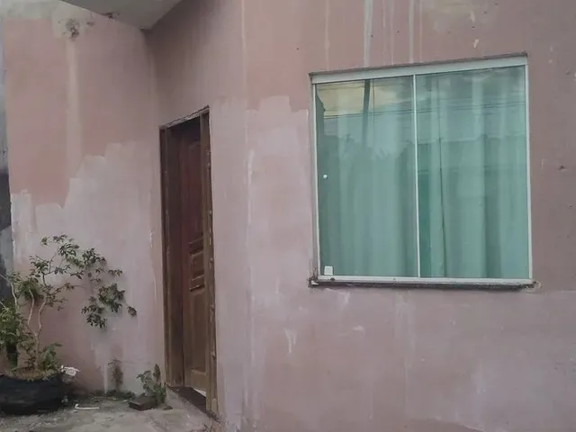 Imagem: A casa possui 2 Dormitórios, 2 Banheiros, 1 Vaga na