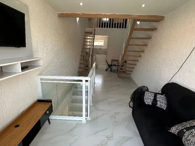 Imagem: Loft na Praia dos Anjos 2 Mesaninos de Casal