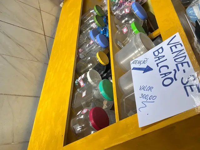 Imagem 3: Vende-Se Balcão de Mercearia em Perfeito Estado Já Vem com Gaveta