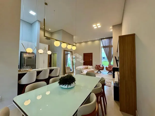 Imagem 12: Casa com 4 Suítes, Térrea Mobiliada e Decorado com Piscina, no Condomínio Fechado