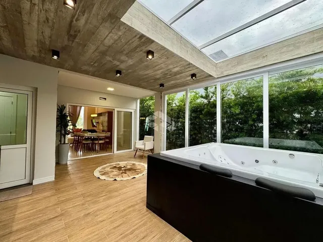 Imagem 15: Casa com 4 Suítes, Térrea Mobiliada e Decorado com Piscina, no Condomínio Fechado