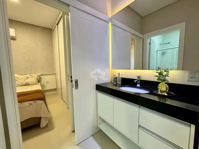 Imagem 8: Casa com 4 Suítes, Térrea Mobiliada e Decorado com Piscina, no Condomínio Fechado