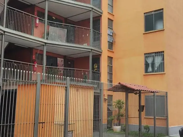 Imagem: O apartamento possui 2 Dormitórios, 1 Banheiro, 1 Vaga na