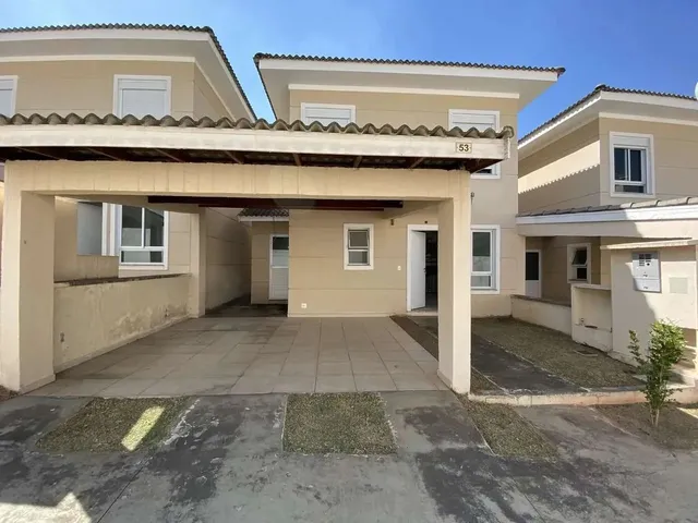 Imagem: Casa de Condomínio em Rua Adozinda Lopes
