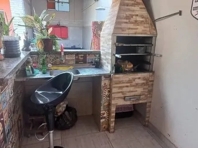 Imagem: Casa com 3 Quartos e 2 Banheiro À Venda