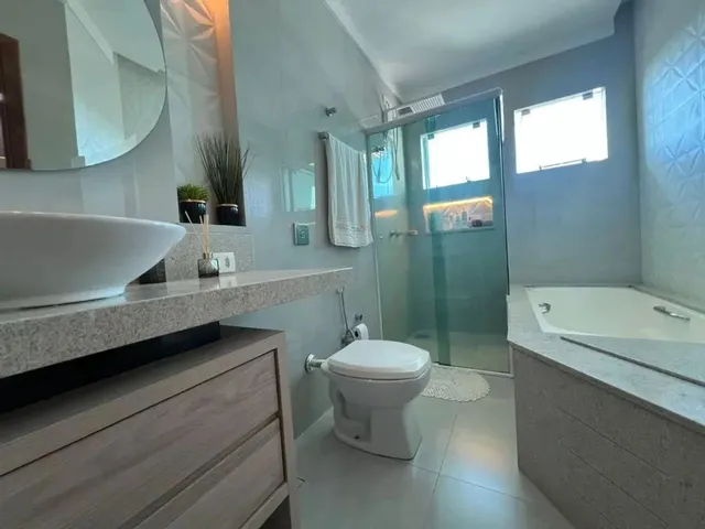 Imagem 9: Sobrado À Venda em Maringá, Jardim Monte Rei, com 3 Quartos, com 204.41 M²