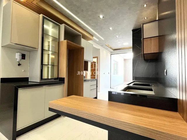 Imagem: Casa com Cozinha Planejada e Rica em Acabamentos