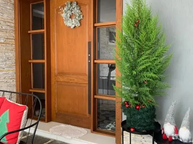 Imagem: Linda Casa com Jardim, Piscina, Churrasqueira