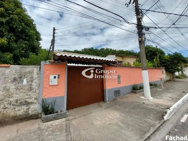 Imagem: A casa possui 2 Dormitórios, 1 Suíte, 2 Banheiros, 1 Vaga