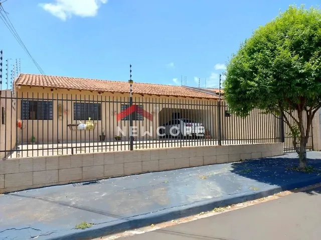Imagem: Casa em Rua Sertanópolis - Lindóia - Londrina/Pr