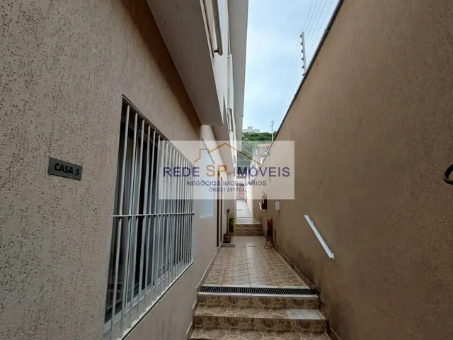 Imagem: A casa em condomínio possui 2 Dormitórios, 2 Suítes, 1